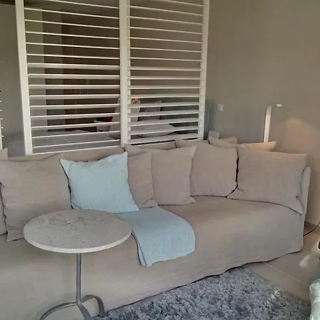 Apartes Studio In *